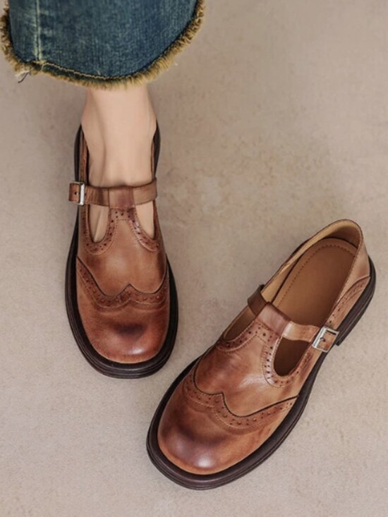 Modcloth Shoes - Retro British Style Mary Jane Shoes